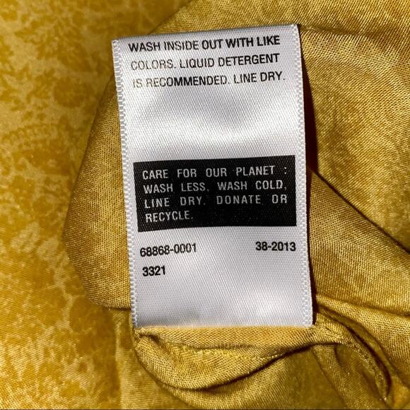 NEW Levi’s Printed Yellow Halter Tank Top Size XS - Picture 5 of 9